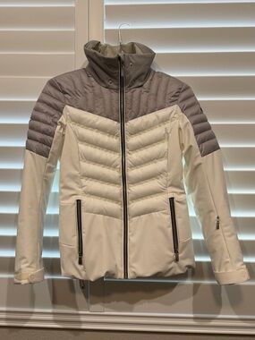 Toni Sailer Women’s Two-Tone White and Light Gray Insulated Snow Jacket